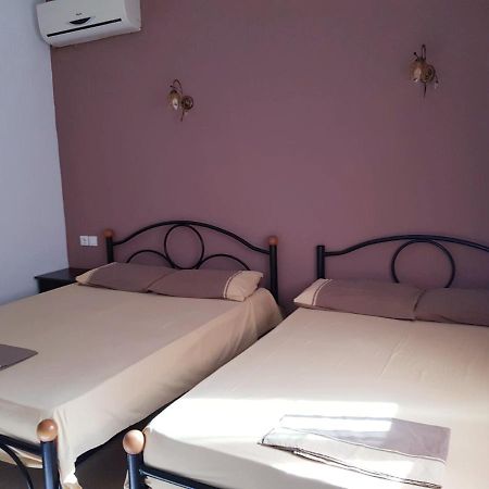 Konstantinos-Elli Rooms Vrasná Dış mekan fotoğraf