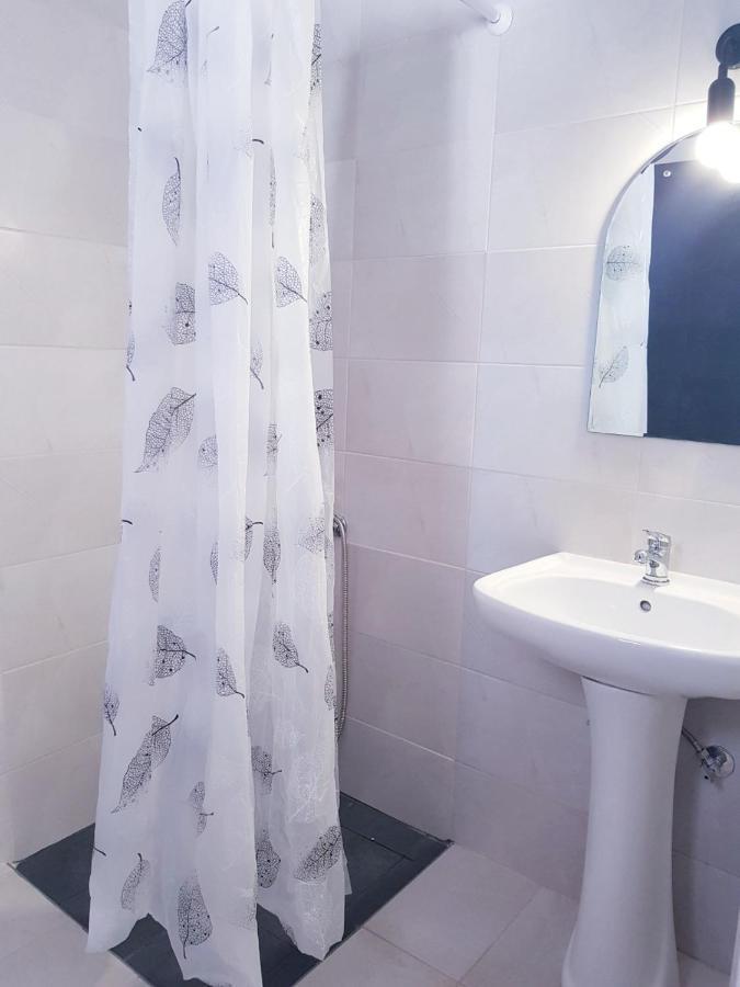 Konstantinos-Elli Rooms Vrasná Dış mekan fotoğraf