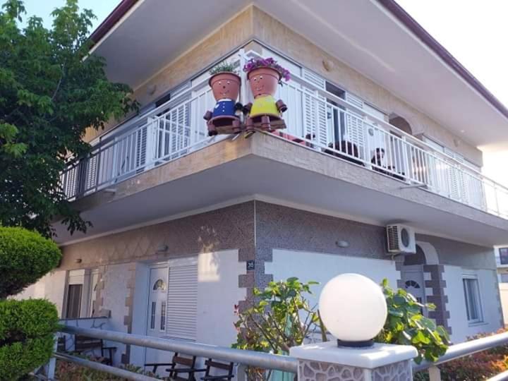 Konstantinos-Elli Rooms Vrasná Dış mekan fotoğraf