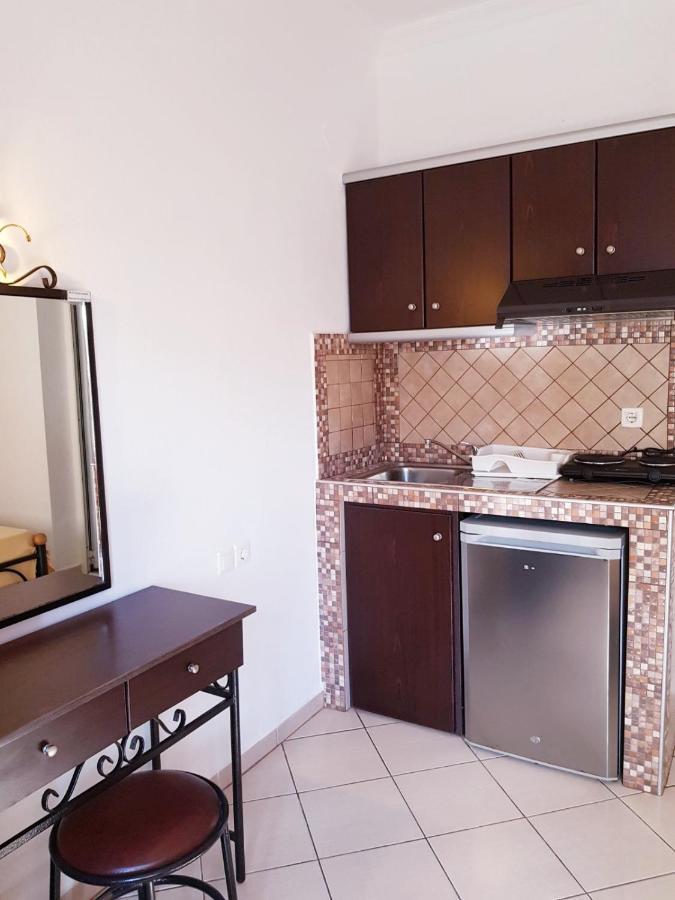 Konstantinos-Elli Rooms Vrasná Dış mekan fotoğraf