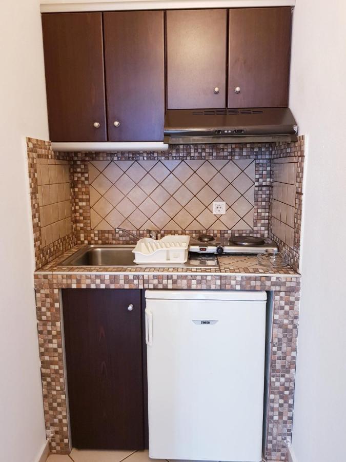 Konstantinos-Elli Rooms Vrasná Dış mekan fotoğraf