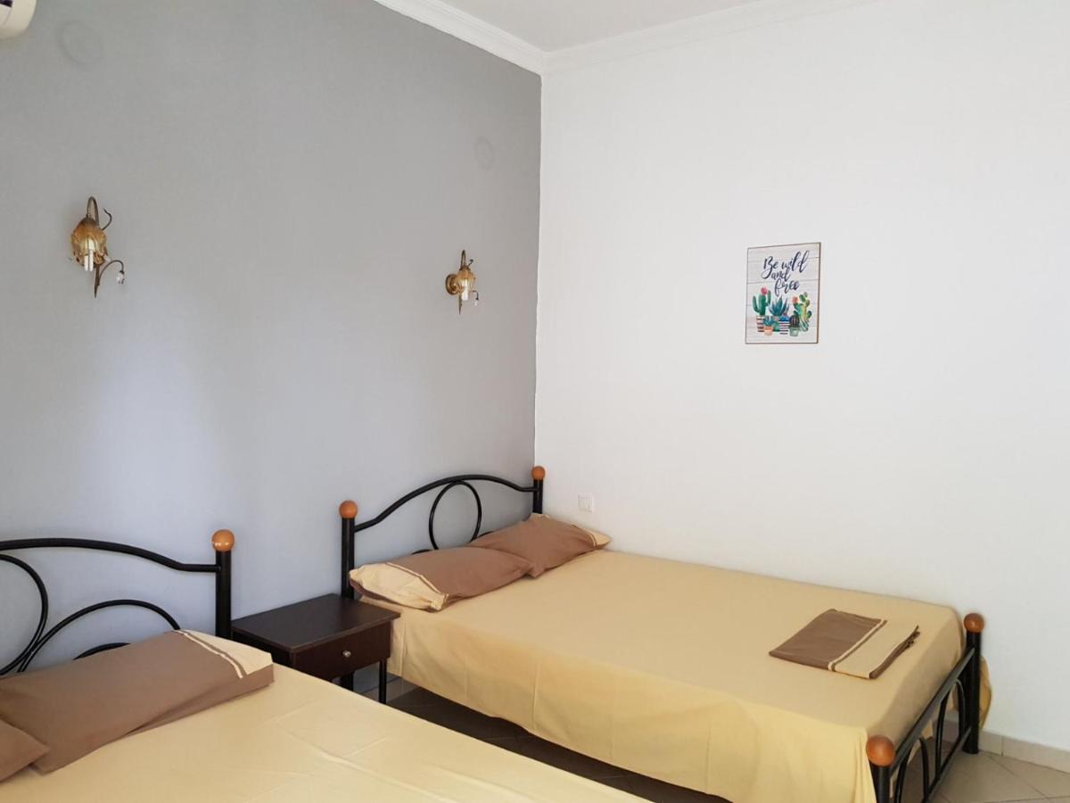 Konstantinos-Elli Rooms Vrasná Dış mekan fotoğraf