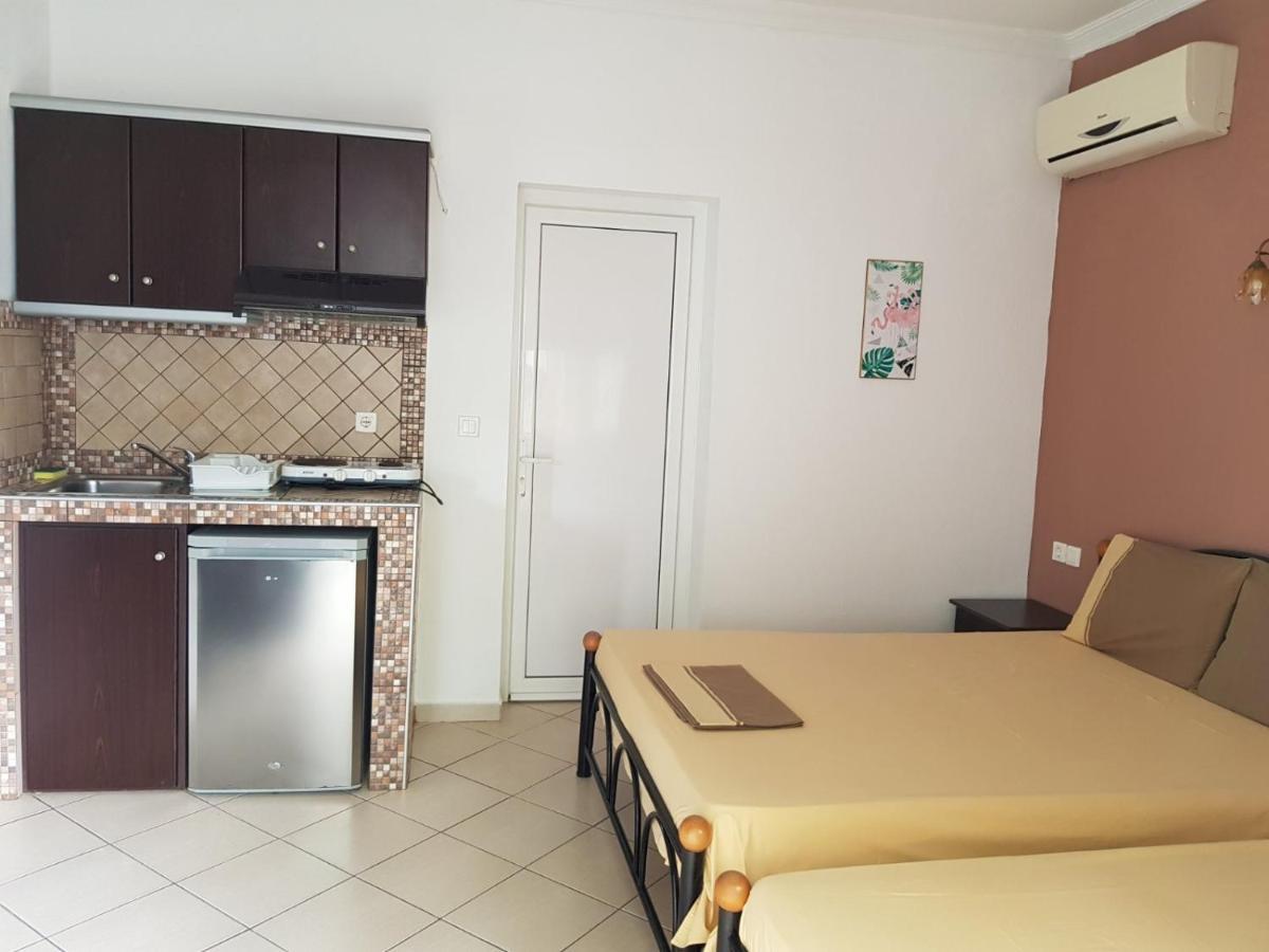 Konstantinos-Elli Rooms Vrasná Dış mekan fotoğraf